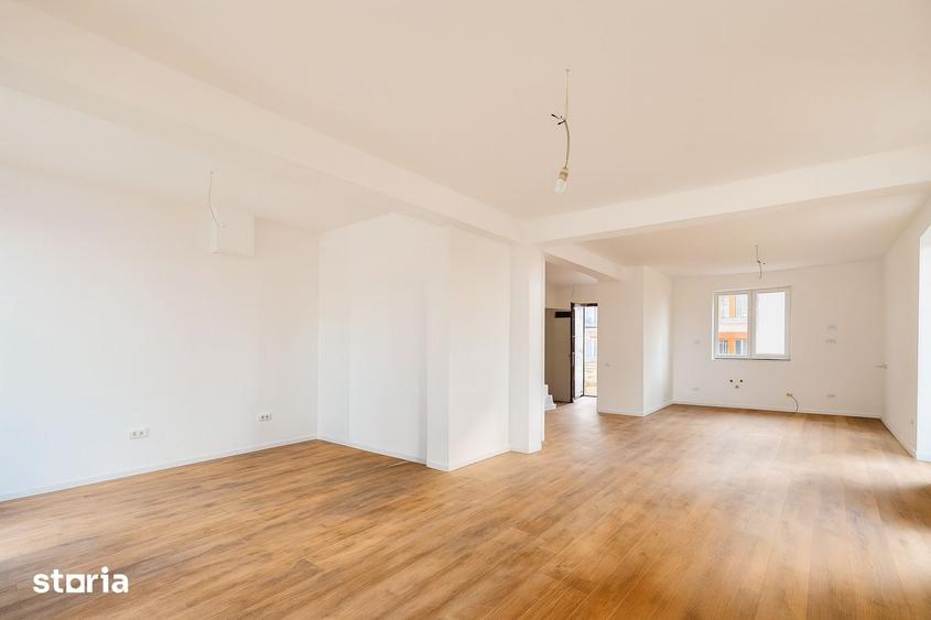 Casă cu 4 camere cu Teren 110 Mp în Tunari