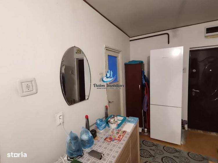 Apartament cu 2 camere decomandat în Sărata