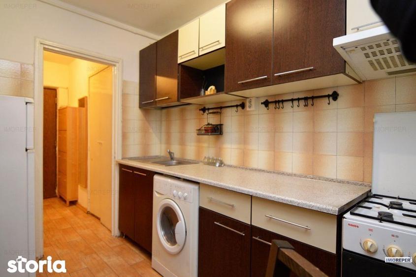 Apartament cu 2 camere, mobilat în Tei