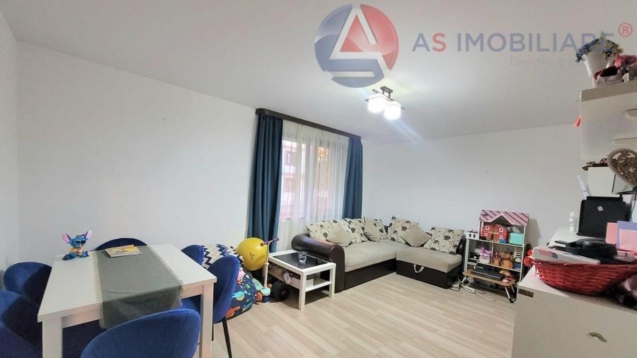 Apartament cu 2 camere decomandat în Tractorul