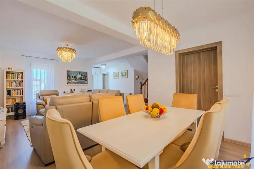 Casă cu 4 camere cu Teren 333 Mp în IAR