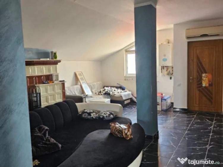 Casă cu 8 camere cu Teren 166 Mp în Central