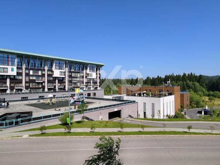 Apartament cu 7 camere decomandat, mobilat în Poiana Brașov