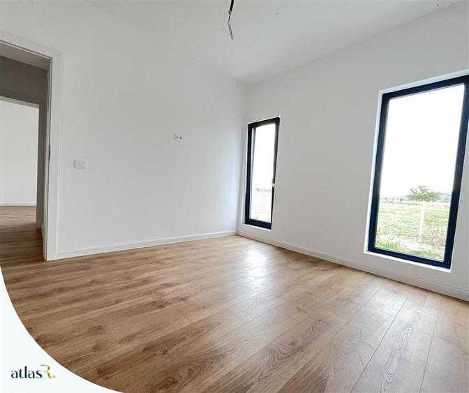 Casă individuală cu 4 camere cu Canalizare în Valea Adâncă