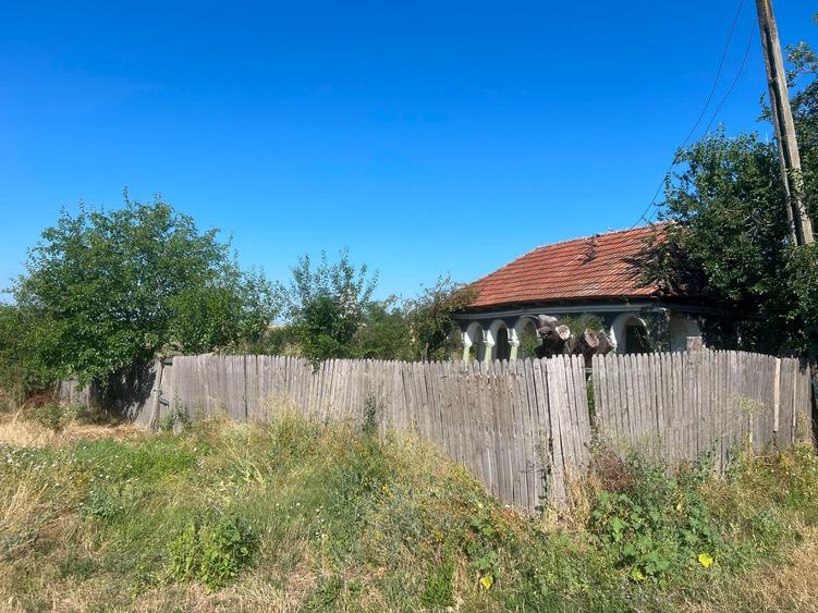 Teren Construcții intravilan de 1486 mp, în Valea Mare