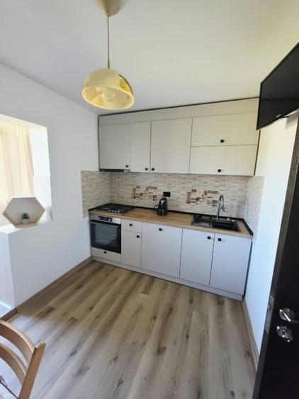 Apartament cu 3 camere decomandat, mobilat în Tomis III