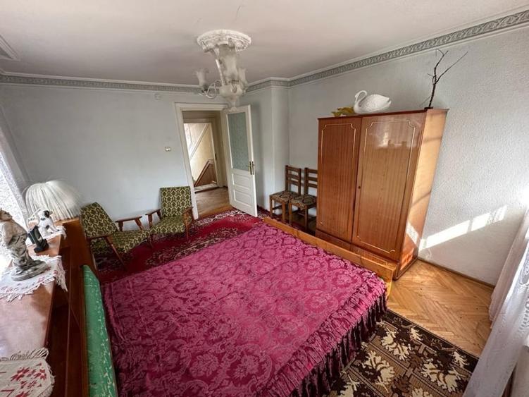Casă individuală cu 7 camere cu Teren 757 Mp în Poiana Câmpina