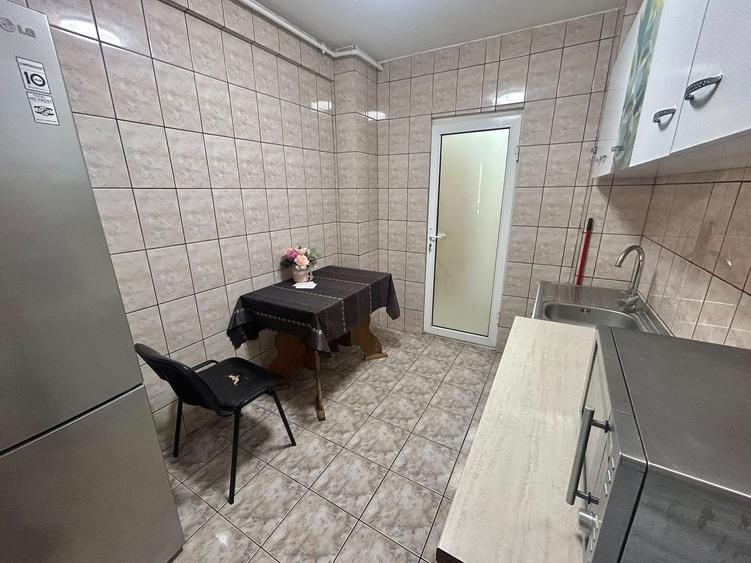 Apartament cu 2 camere semidecomandat, mobilat în Tomis III