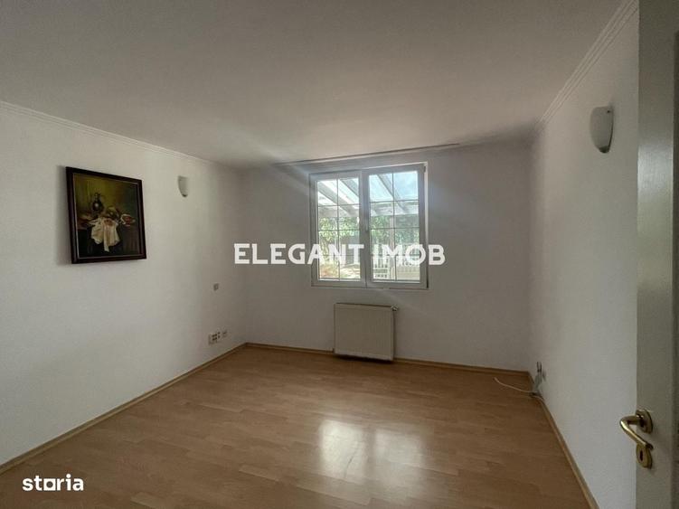 Casă cu 4 camere în Ostratu