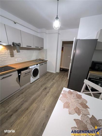 Apartament cu 2 camere semidecomandat, mobilat în Simeria