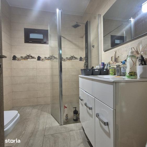Casă cu 5 camere cu Teren 500 Mp în Frumușeni