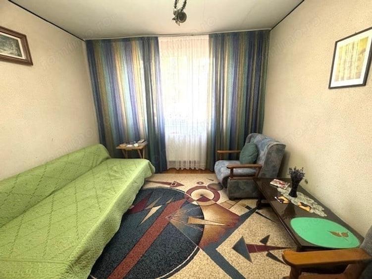 Apartament cu 3 camere semidecomandat în Central