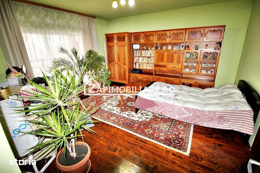 Casă cu 7 camere cu Teren 720 Mp în Unirii