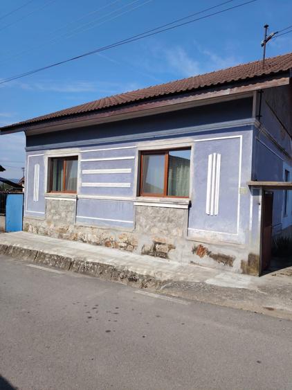 Casă cu 3 camere în Tinăud