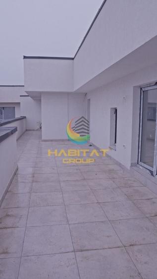 Penthouse cu 3 camere decomandat în Central
