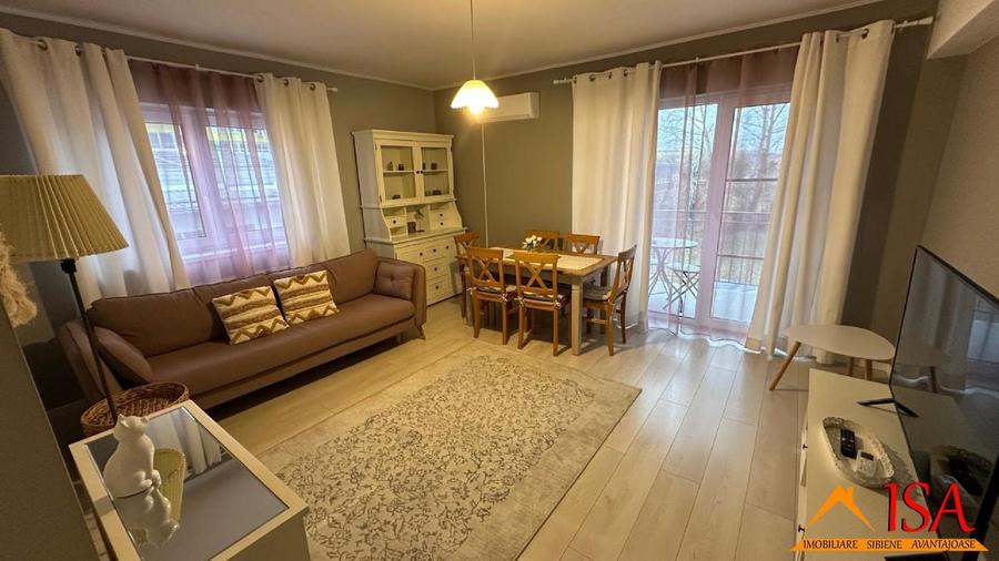 Apartament cu 3 camere decomandat, mobilat în Central