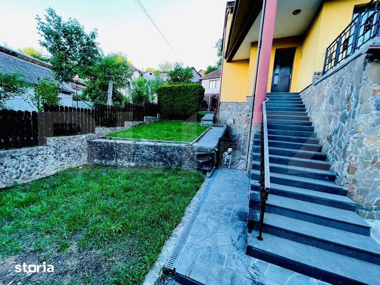 Casă cu 5 camere cu Canalizare în Central