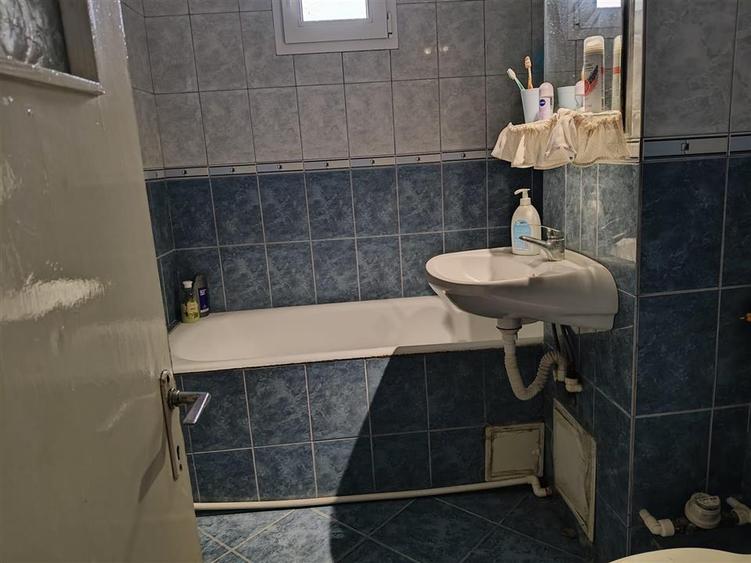 Apartament cu 3 camere decomandat în Barieră