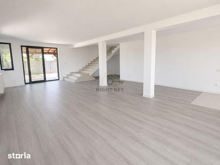 Casă cu 4 camere cu Teren 412 Mp în Țegheș