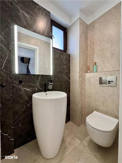Casă cu 6 camere cu Teren 222 Mp în Central
