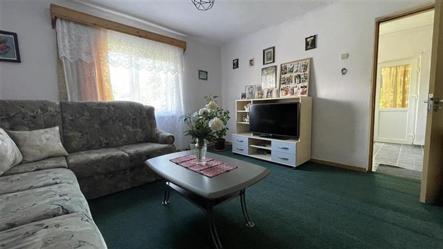 Casă individuală cu 3 camere cu Teren 2500 Mp în Ulieș