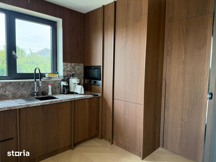 Casă cu 4 camere cu Teren 440 Mp în Șerbănești