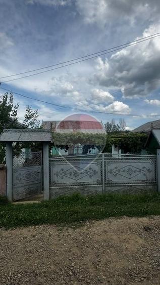Casă individuală cu 3 camere cu Teren 2600 Mp în Udești