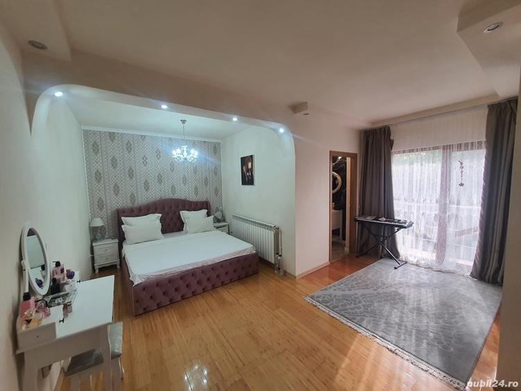 Casă cu 6 camere cu Teren 390 Mp în Central