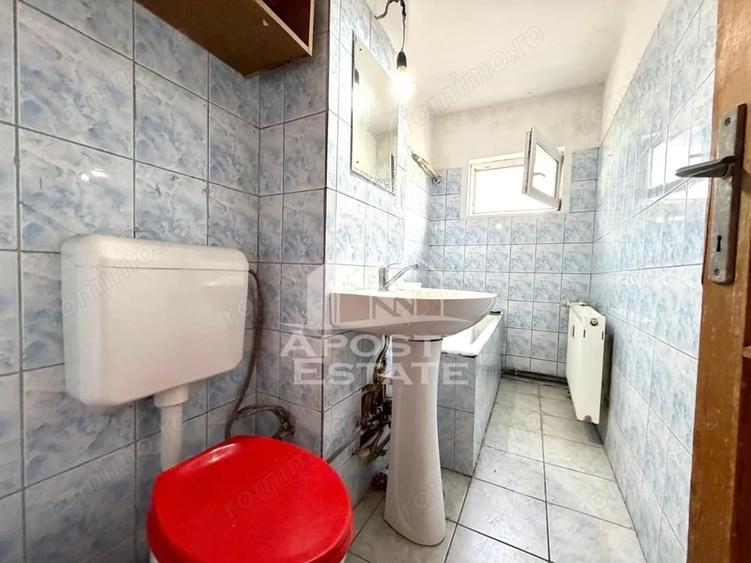 Apartament cu 2 camere semidecomandat în Girocului