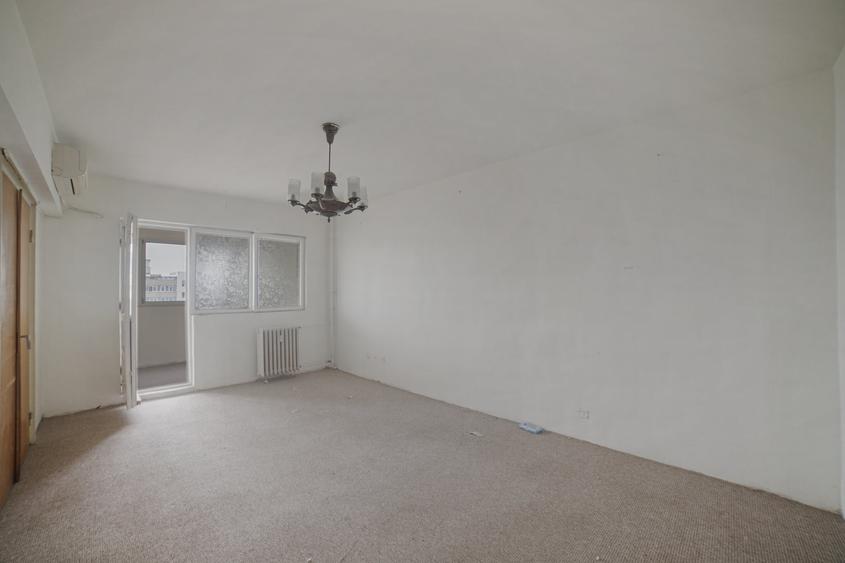 Apartament cu 4 camere decomandat în Colentina