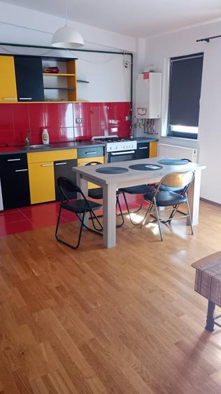 Apartament cu 2 camere semidecomandat în Florești