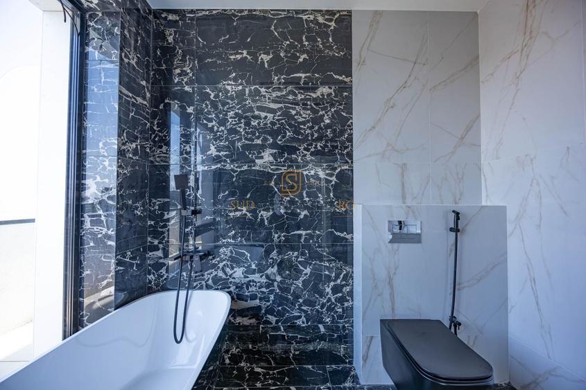 Penthouse cu 4 camere decomandat în Decebal