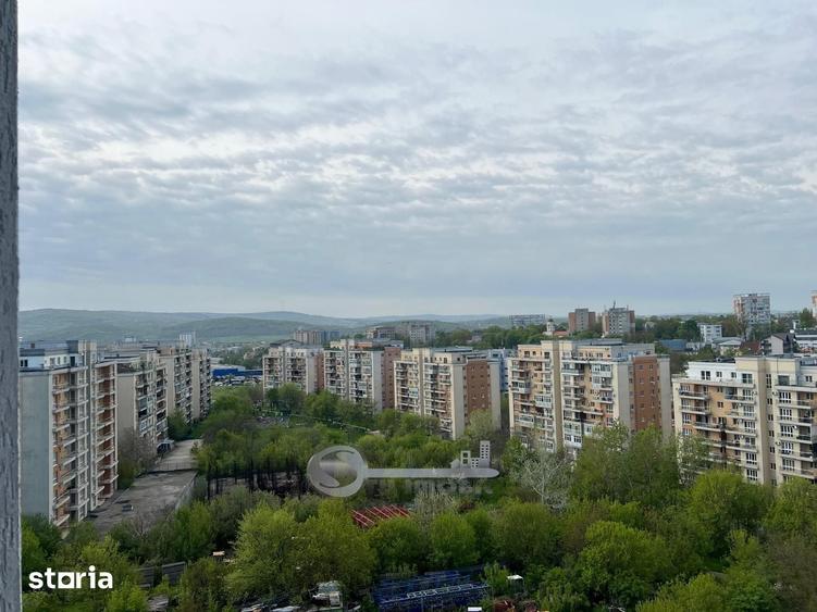 Apartament cu 4 camere în Tătărași