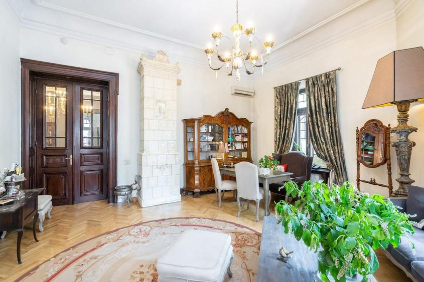 Apartament cu 4 camere circular în Calea Victoriei