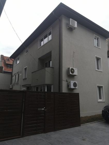 Casă individuală cu 6 camere cu Canalizare în Dorobanți