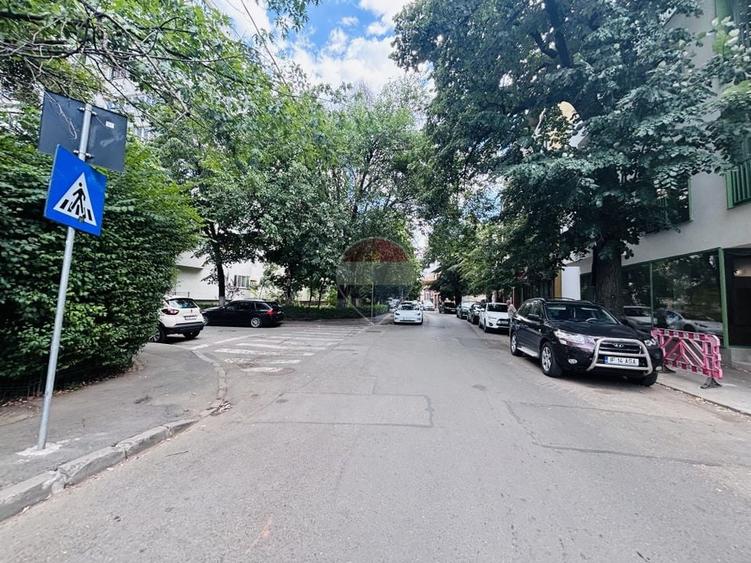 Apartament cu 3 camere decomandat, mobilat în Ștefan cel Mare