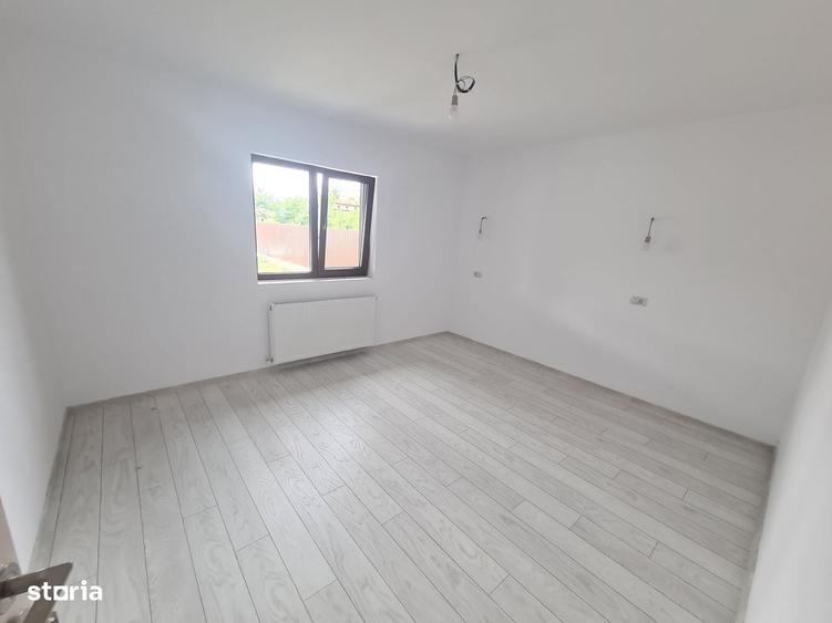 Casă cu 3 camere cu Teren 350 Mp în Săucești