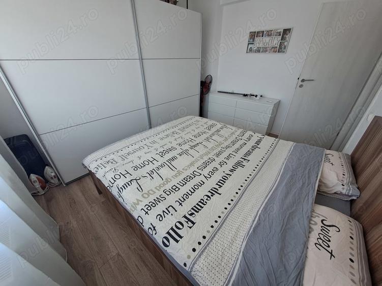 Apartament cu 3 camere decomandat în Roșu