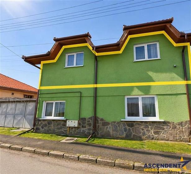 Casă individuală cu 7 camere cu Canalizare în Gheorghe Doja
