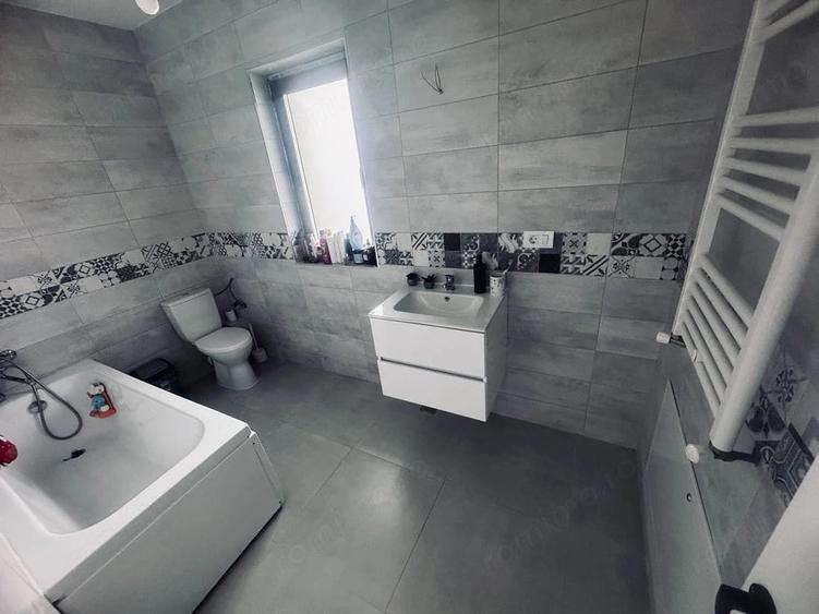 Casă cu 4 camere cu Teren 250 Mp în Cug