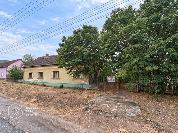 Casă individuală cu 5 camere cu Canalizare în Șiria