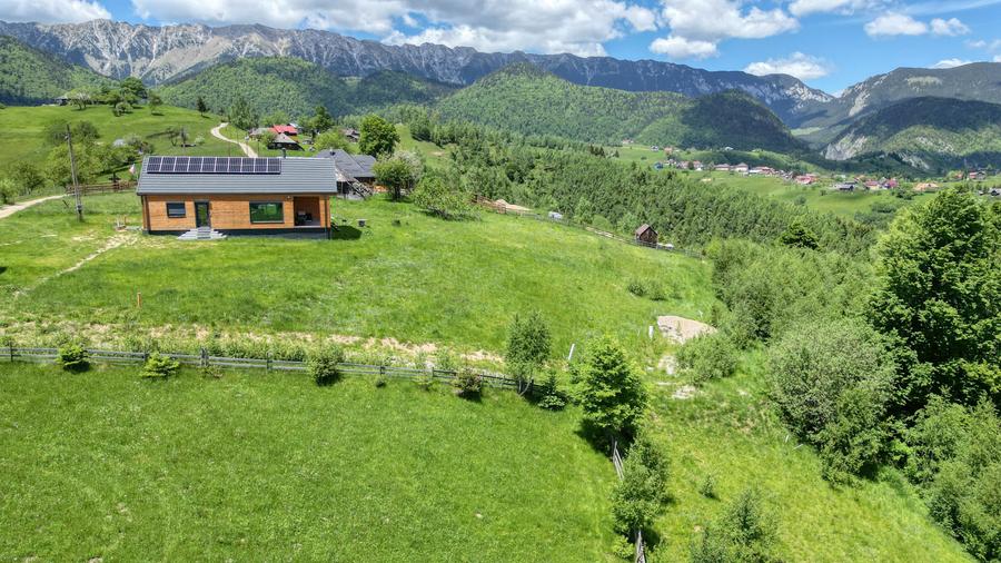 Teren Construcții intravilan de 1400 mp, în Moieciu