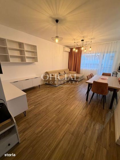 Apartament cu 3 camere semidecomandat, mobilat în Florești