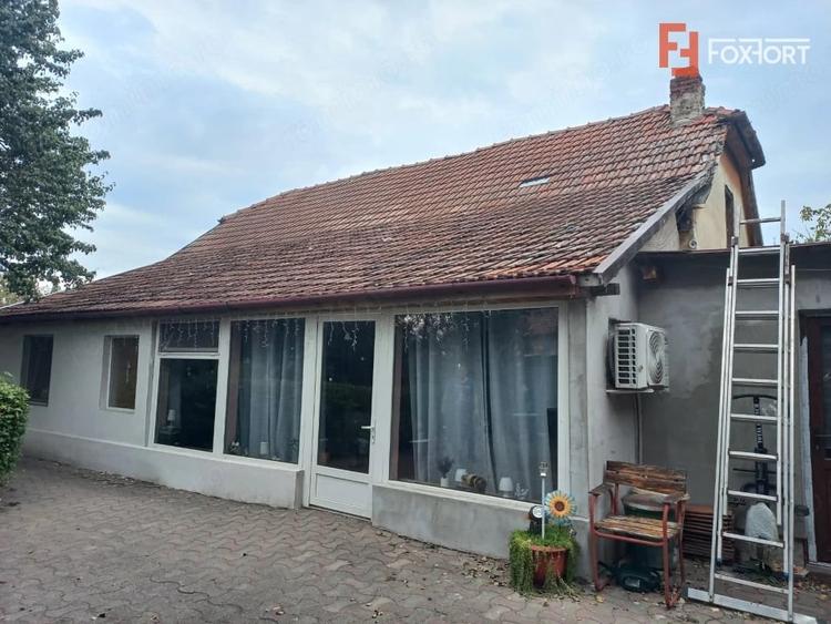 Casă cu Teren 3000 Mp în Plopi