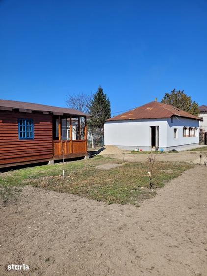 Casă cu 5 camere cu Teren 790 Mp în Roata de Jos