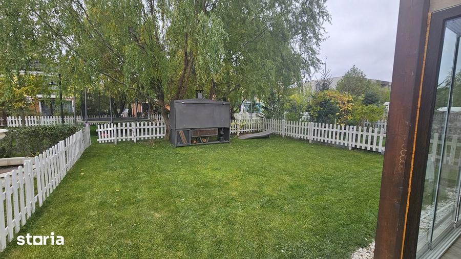 Casă cu 4 camere cu Piscina în Central