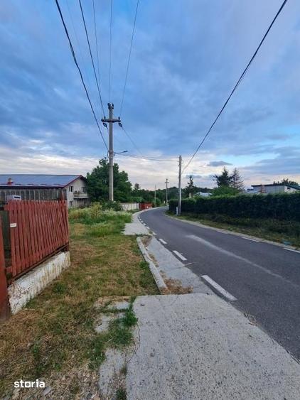 Casă cu 7 camere cu Teren 2000 Mp în Periș