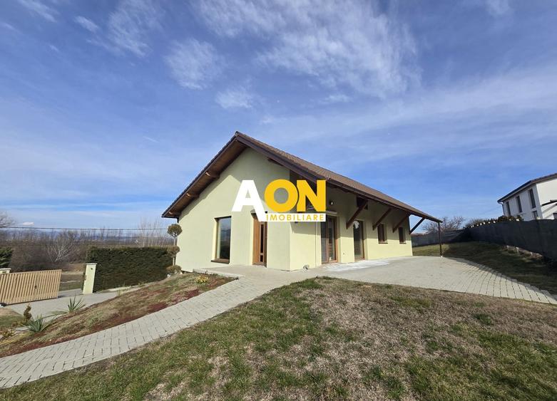 Casă individuală cu 6 camere cu Canalizare în Ciugud