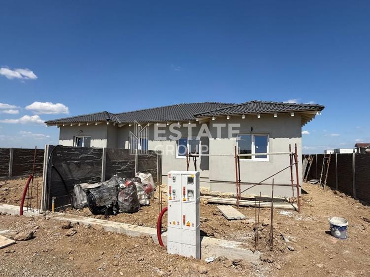 Duplex cu 3 camere cu Canalizare în Moșnița Nouă