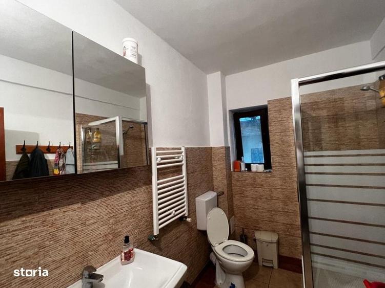 Casă cu 4 camere cu Teren 1741 Mp în Buriaș